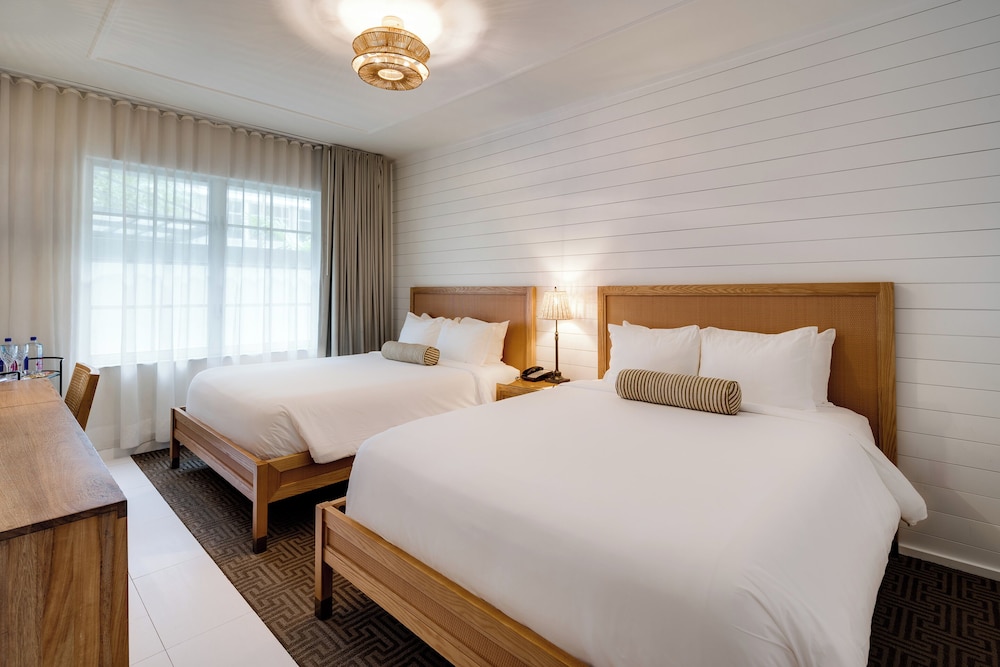 Liberty Park Hotel South Beach — Hotel rooms in Miami, Florida