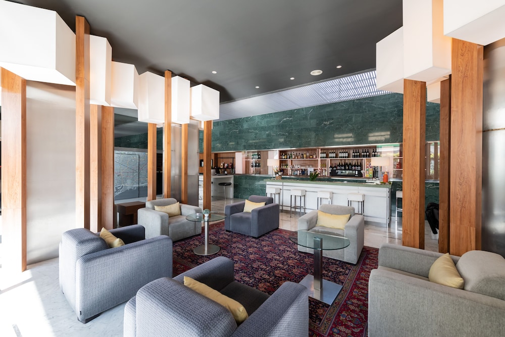 Aparthotel Atenea Barcelona — Restaurant & bars in Barcelona, Catalonia