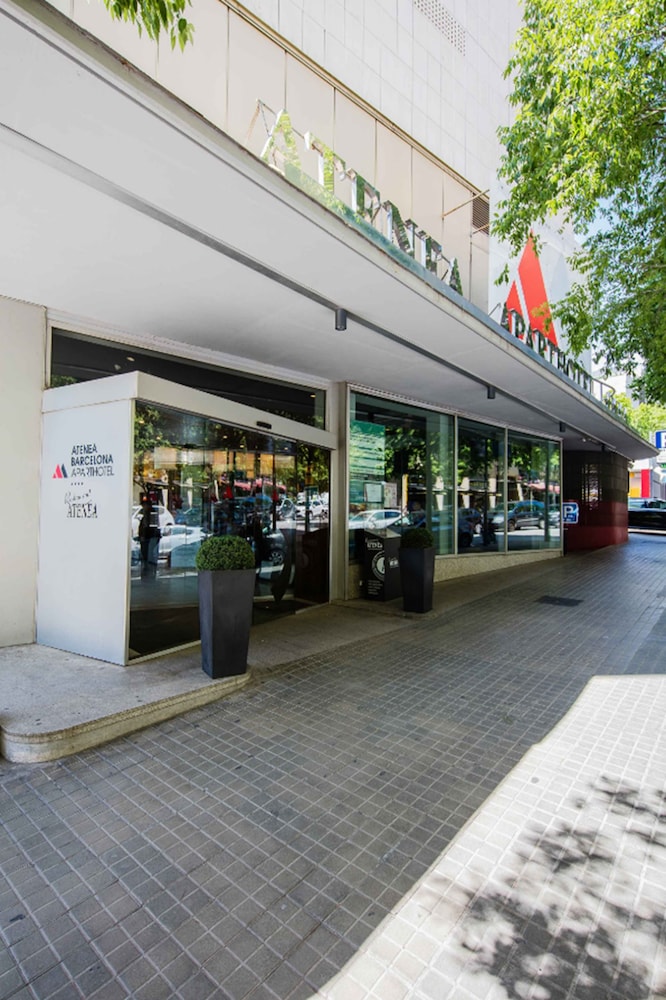 Aparthotel Atenea Barcelona — Hotel building in Barcelona, Catalonia