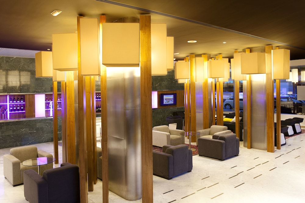 Aparthotel Atenea Barcelona — Restaurant & bars in Barcelona, Catalonia