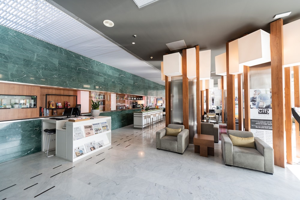 Aparthotel Atenea Barcelona — Restaurant & bars in Barcelona, Catalonia