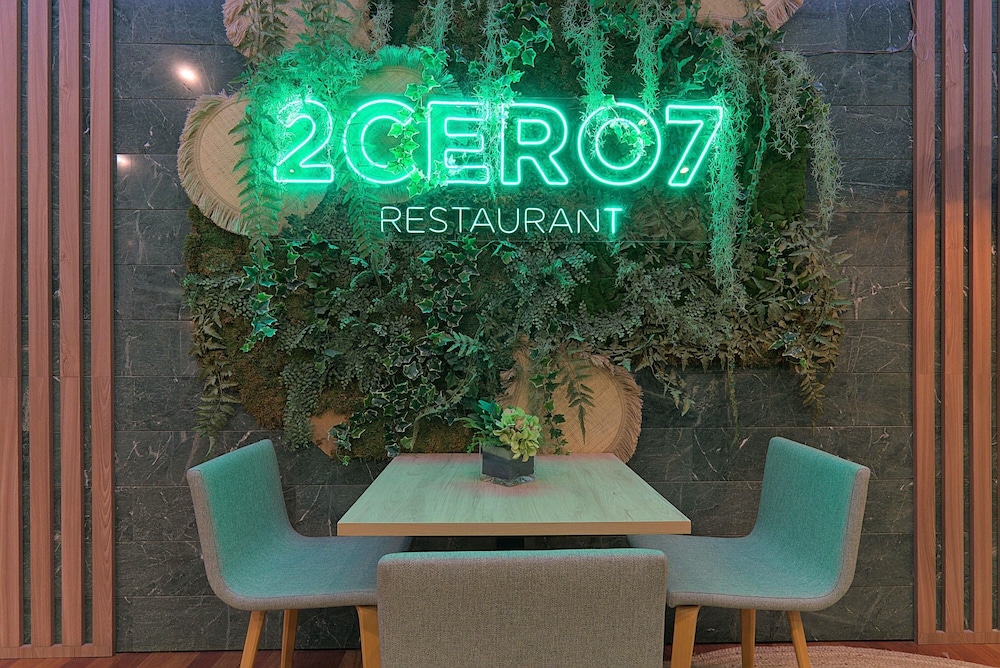 Aparthotel Atenea Barcelona — Restaurant & bars in Barcelona, Catalonia
