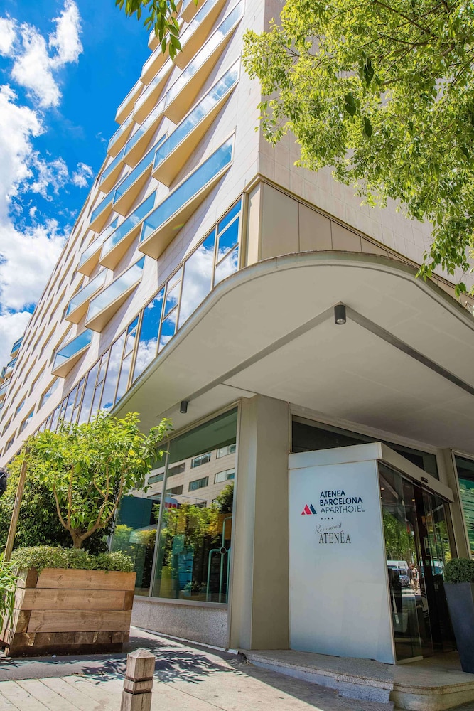 Aparthotel Atenea Barcelona — Hotel building in Barcelona, Catalonia