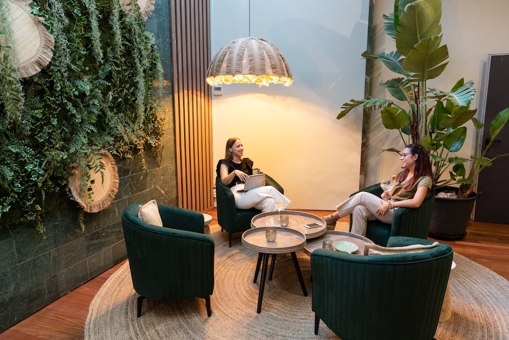 Aparthotel Atenea Barcelona — Restaurant & bars in Barcelona, Catalonia