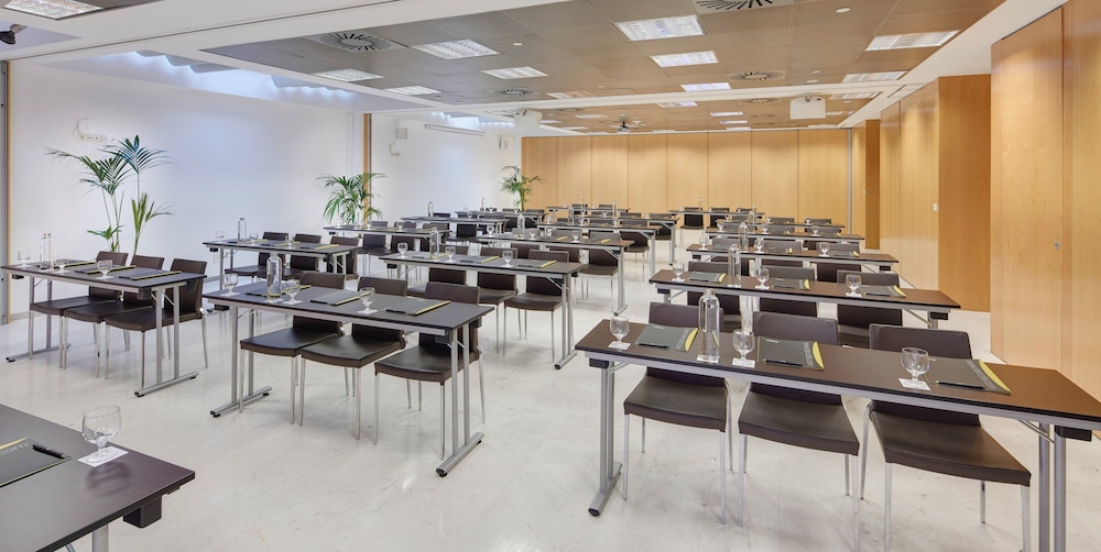 Sercotel Caspe — Hotel building in Barcelona, Catalonia