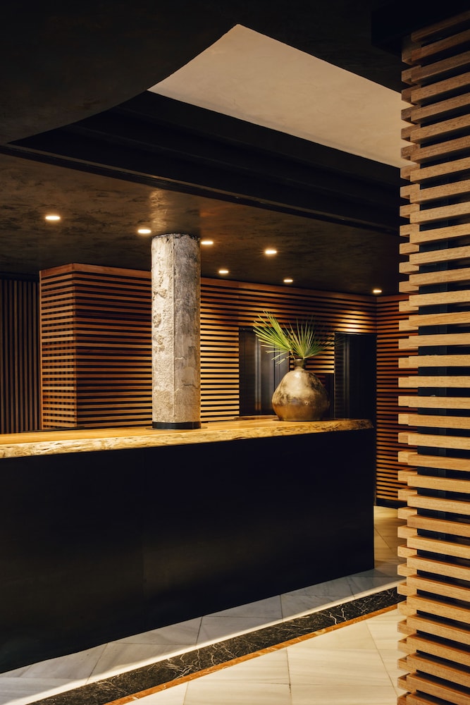 Hotel Balmes a member of Preferred Hotels & Resorts — Hotel building in Barcelona, Catalonia