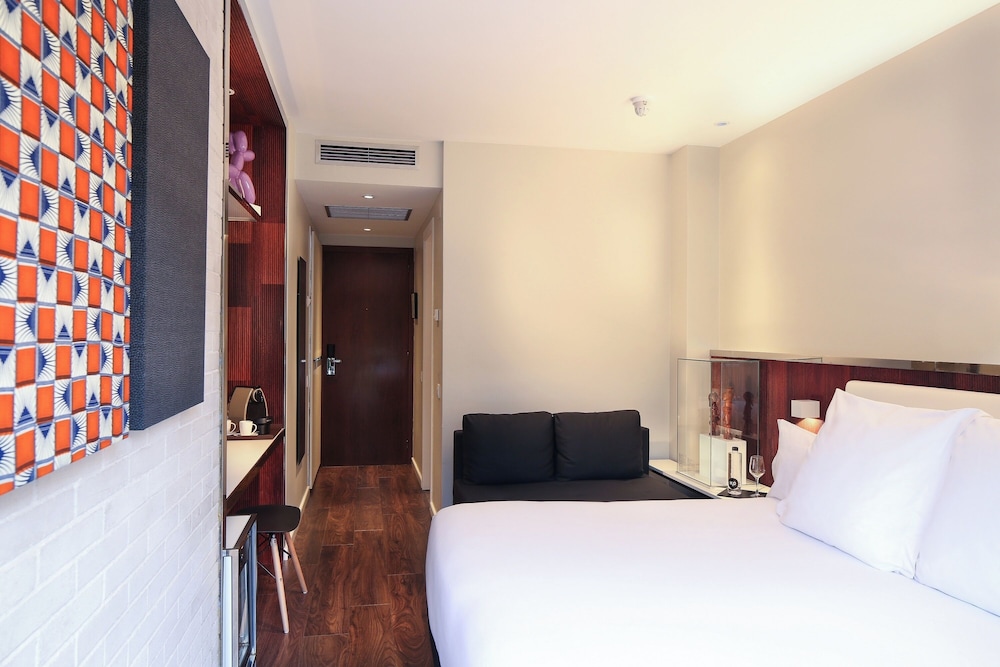 Hotel Balmes a member of Preferred Hotels & Resorts — Hotel rooms in Barcelona, Catalonia