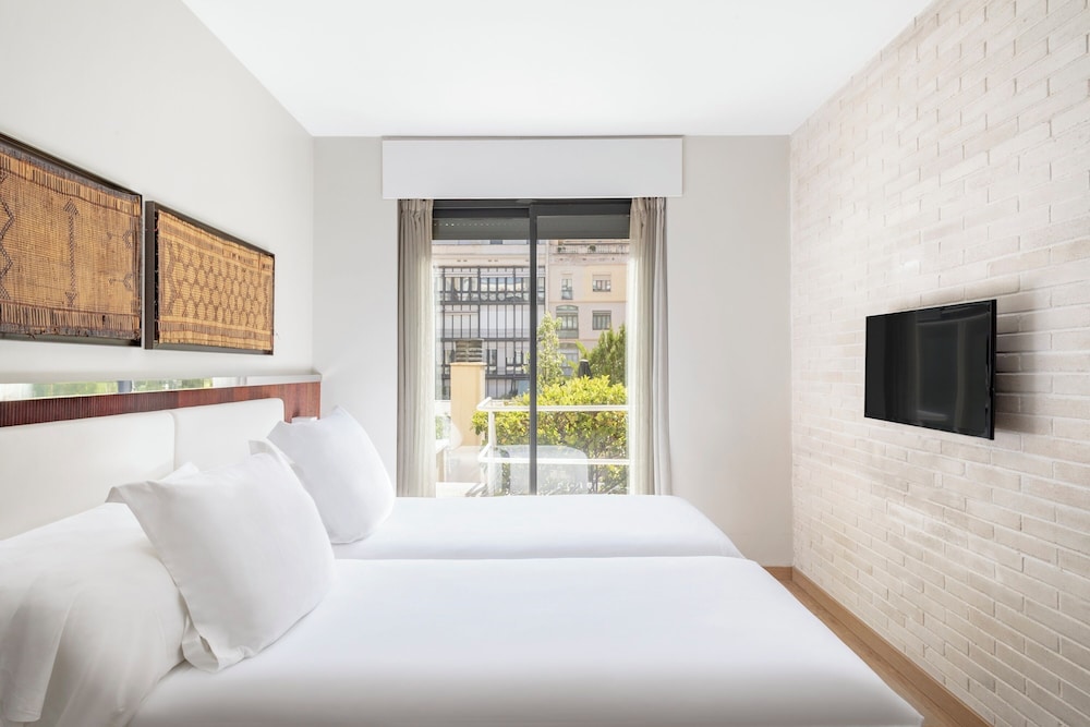 Hotel Balmes a member of Preferred Hotels & Resorts — Hotel rooms in Barcelona, Catalonia