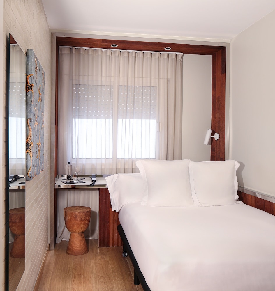 Hotel Balmes a member of Preferred Hotels & Resorts — Hotel rooms in Barcelona, Catalonia