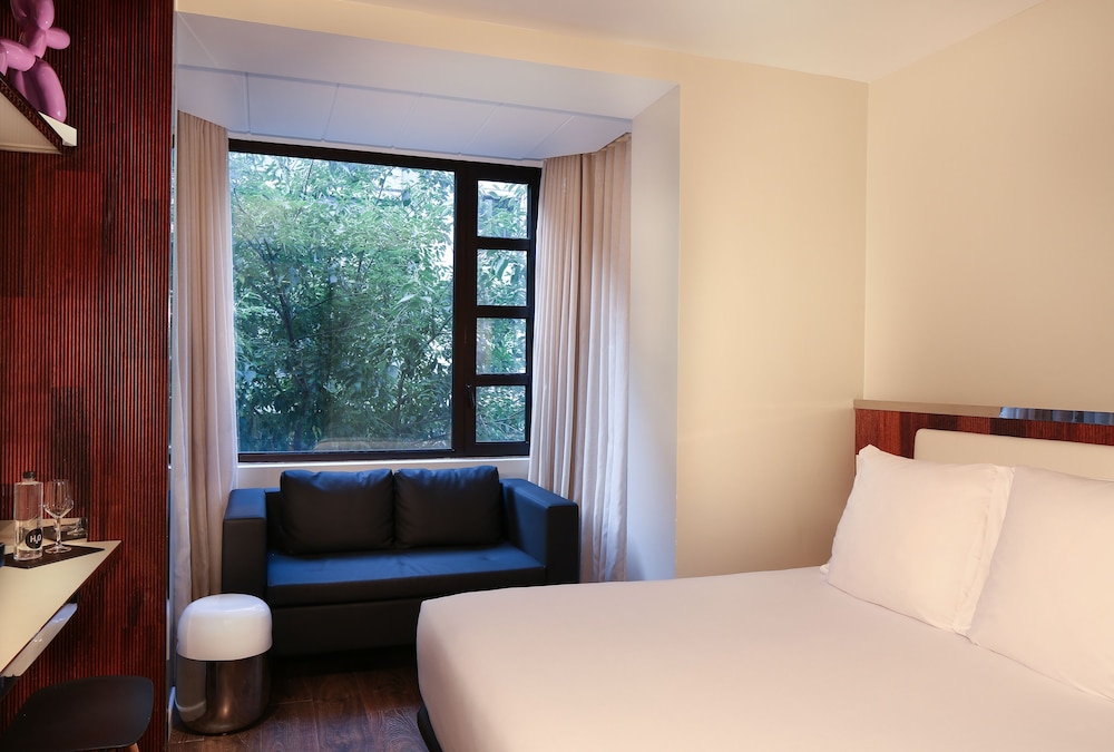 Hotel Balmes a member of Preferred Hotels & Resorts — Hotel rooms in Barcelona, Catalonia