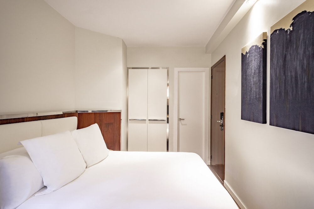 Hotel Balmes a member of Preferred Hotels & Resorts — Hotel rooms in Barcelona, Catalonia