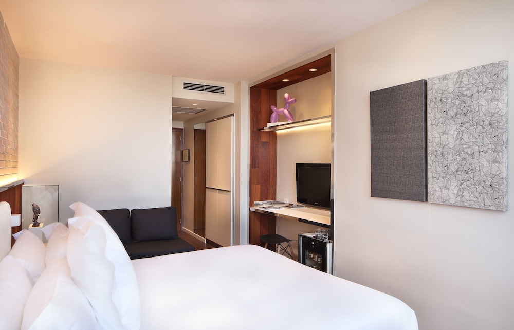 Hotel Balmes a member of Preferred Hotels & Resorts — Hotel rooms in Barcelona, Catalonia