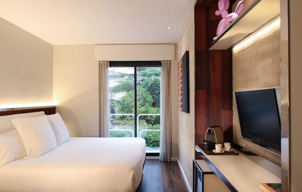 Hotel Balmes a member of Preferred Hotels & Resorts — Hotel rooms in Barcelona, Catalonia
