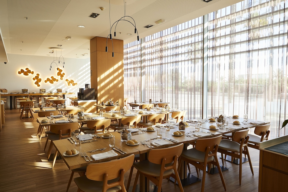 Occidental Atenea Mar- Adults Only — Restaurant & bars in Barcelona, Catalonia