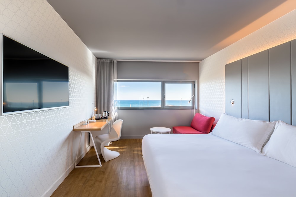 Occidental Atenea Mar- Adults Only — Hotel rooms in Barcelona, Catalonia