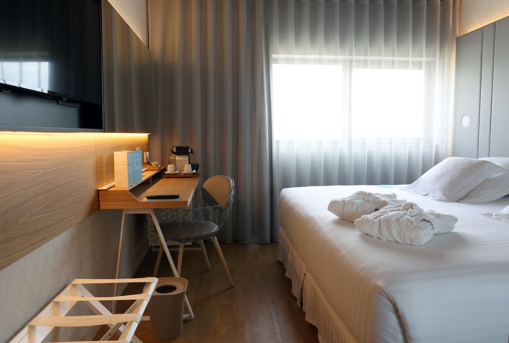 Occidental Atenea Mar- Adults Only — Hotel rooms in Barcelona, Catalonia