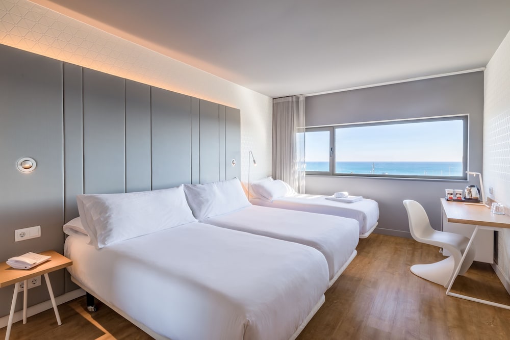 Occidental Atenea Mar- Adults Only — Hotel rooms in Barcelona, Catalonia