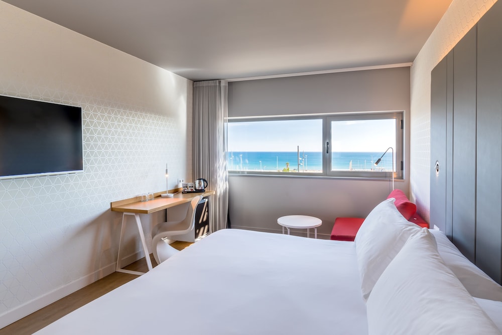 Occidental Atenea Mar- Adults Only — Hotel rooms in Barcelona, Catalonia