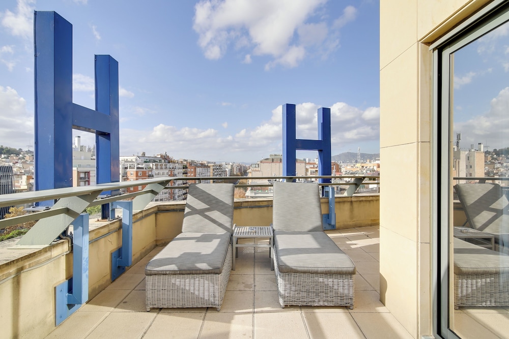 Hotel Barcelona Universal — Hotel rooms in Barcelona, Catalonia