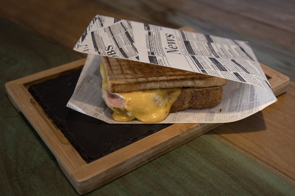 Yomo Hostal BCN Port — Restaurant & bars in Barcelona, Catalonia