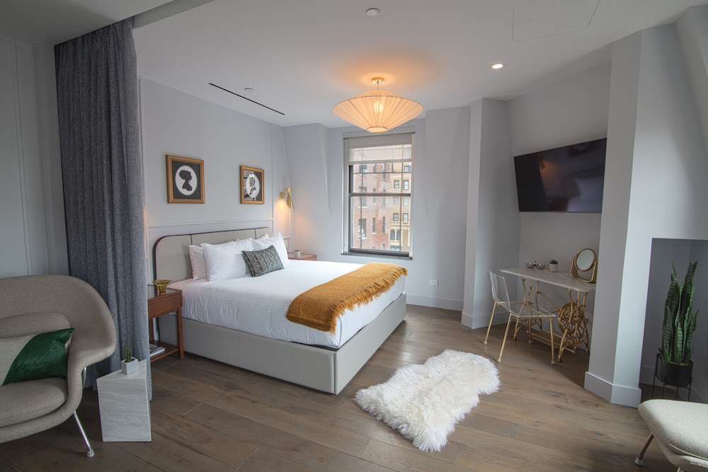 Hotel Belleclaire Central Park, a Small Luxury Hotel — Hotel rooms in New York City, New York State