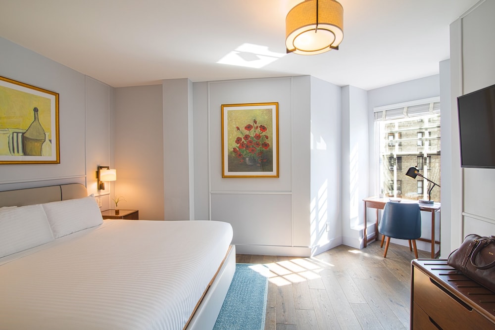 Hotel Belleclaire Central Park, a Small Luxury Hotel — Hotel rooms in New York City, New York State