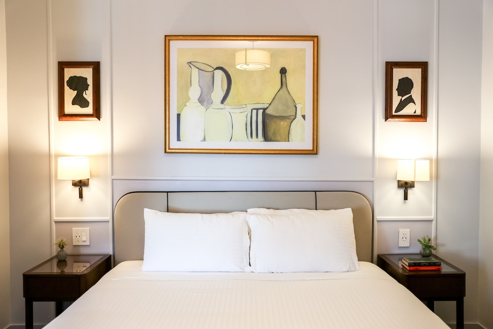 Hotel Belleclaire Central Park, a Small Luxury Hotel — Hotel rooms in New York City, New York State