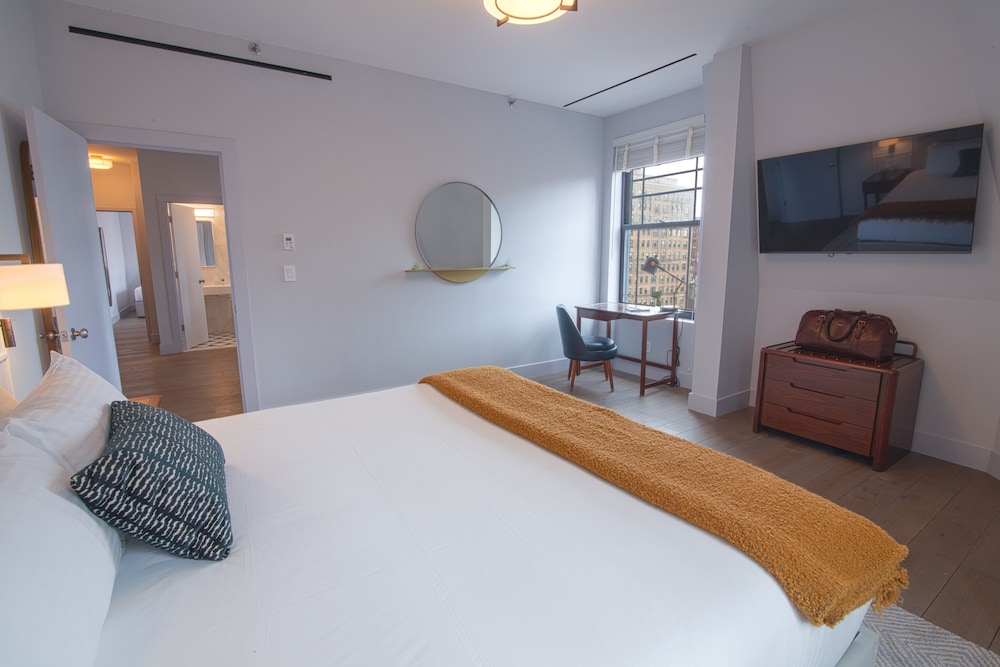 Hotel Belleclaire Central Park, a Small Luxury Hotel — Hotel rooms in New York City, New York State