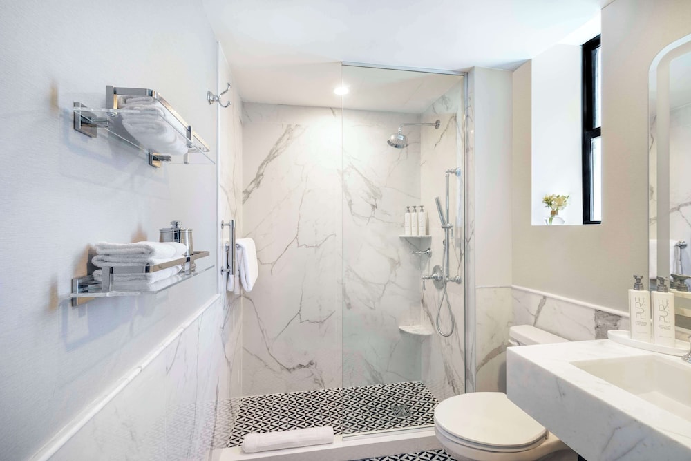 The Benjamin Royal Sonesta New York — Hotel rooms in New York City, New York State