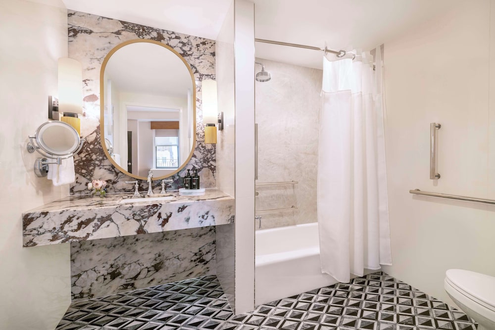 The Benjamin Royal Sonesta New York — Hotel rooms in New York City, New York State