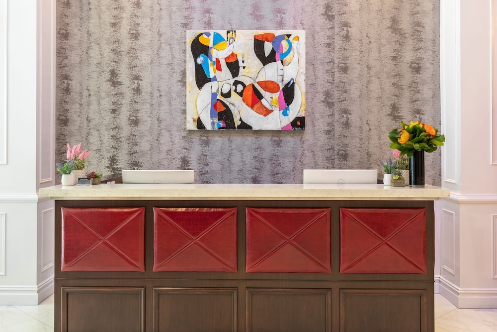 Broadway Plaza Hotel — Restaurant & bars in New York City, New York State