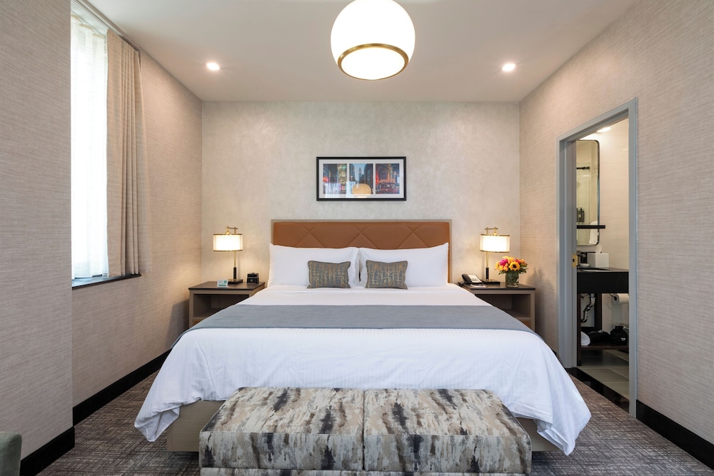 Broadway Plaza Hotel — Hotel rooms in New York City, New York State