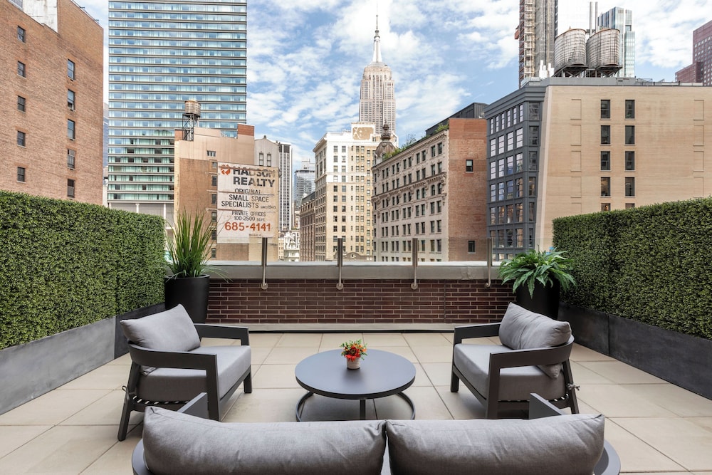Broadway Plaza Hotel — Hotel rooms in New York City, New York State