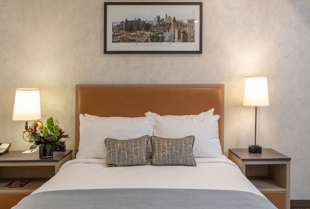 Broadway Plaza Hotel — Hotel rooms in New York City, New York State