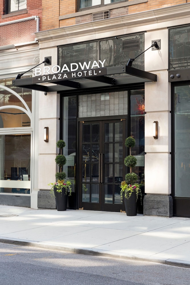 Broadway Plaza Hotel — Restaurant & bars in New York City, New York State