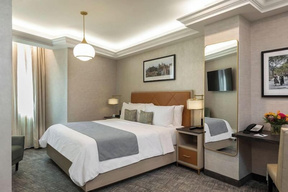 Broadway Plaza Hotel — Hotel rooms in New York City, New York State