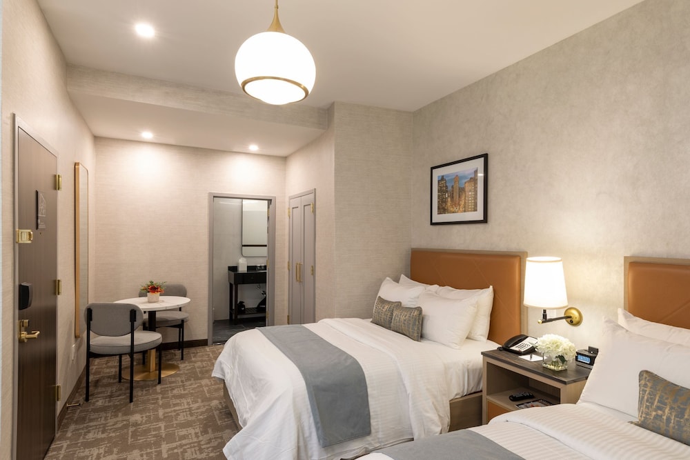 Broadway Plaza Hotel — Hotel rooms in New York City, New York State