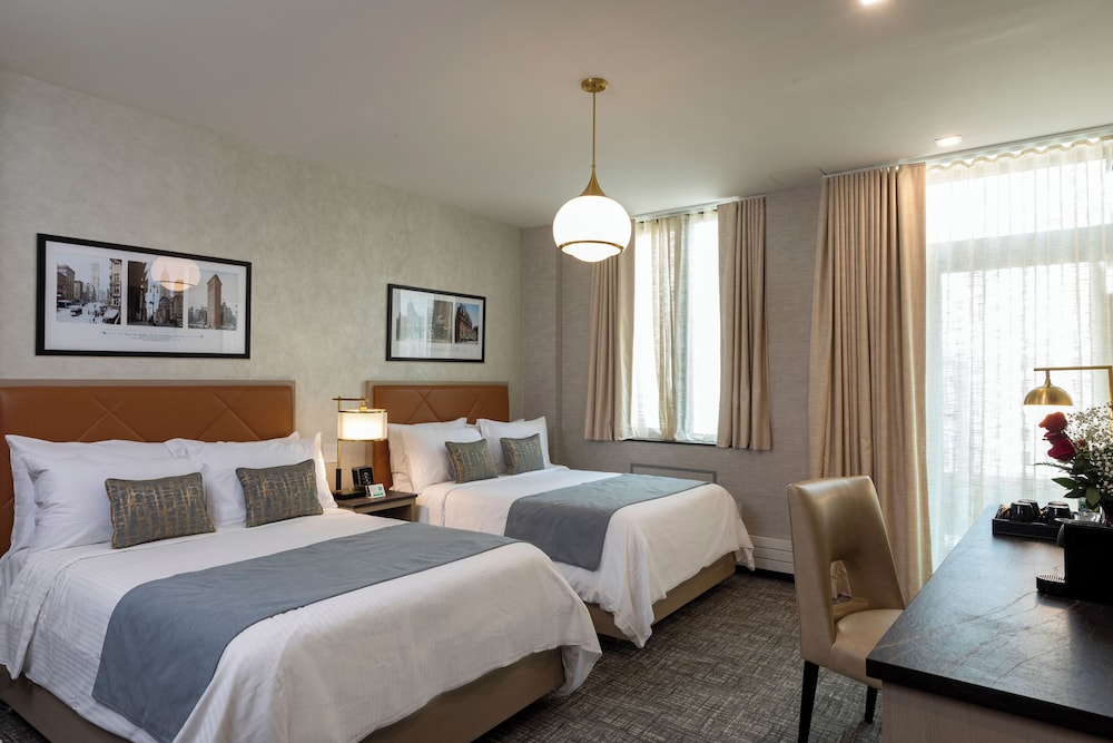 Broadway Plaza Hotel — Hotel rooms in New York City, New York State