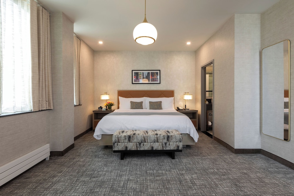 Broadway Plaza Hotel — Hotel rooms in New York City, New York State