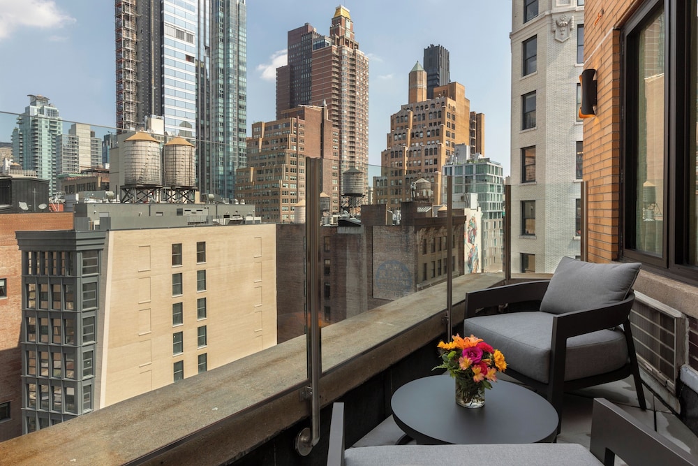 Broadway Plaza Hotel — Hotel rooms in New York City, New York State