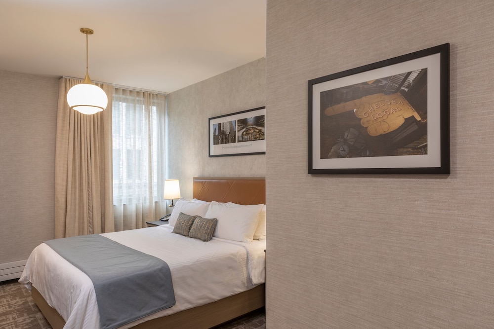 Broadway Plaza Hotel — Hotel rooms in New York City, New York State