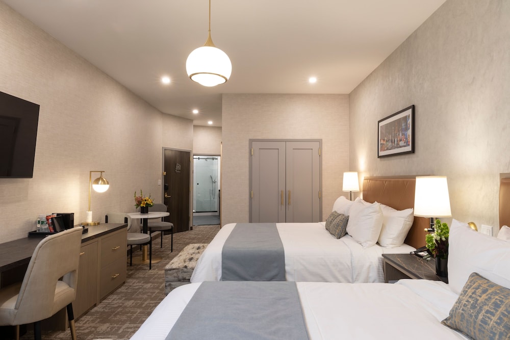 Broadway Plaza Hotel — Hotel rooms in New York City, New York State