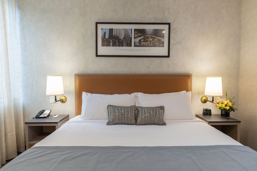 Broadway Plaza Hotel — Hotel rooms in New York City, New York State