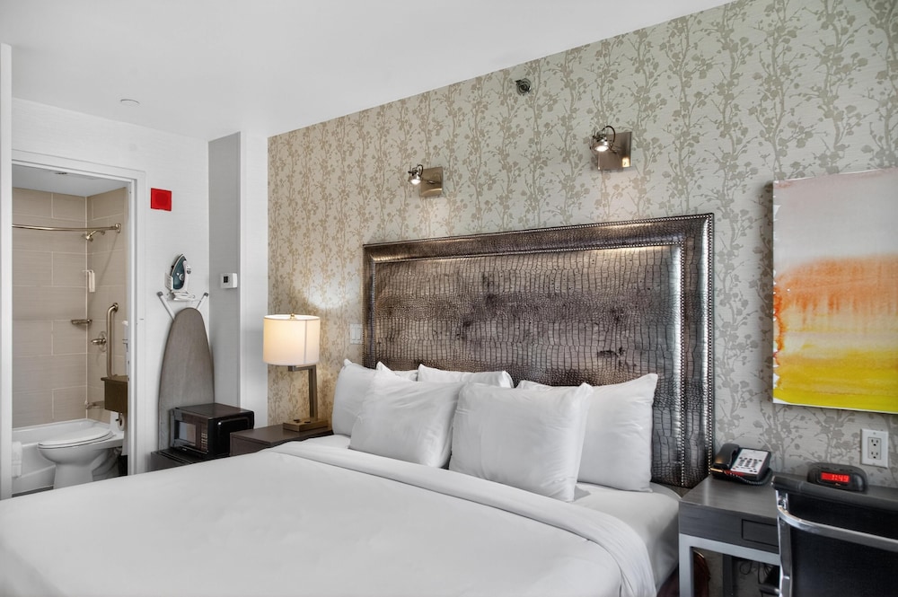 Times Square West Hotel, BW Signature Collection — Hotel rooms in New York City, New York State