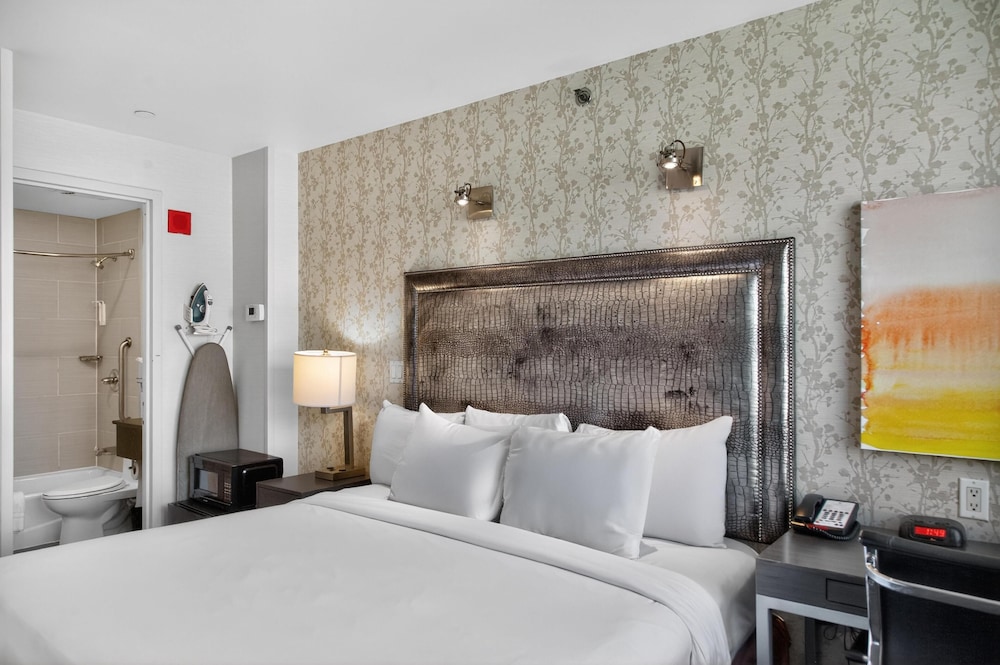 Times Square West Hotel, BW Signature Collection — Hotel rooms in New York City, New York State