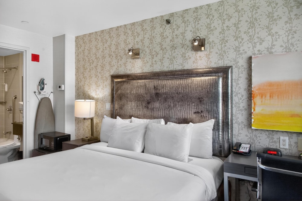 Times Square West Hotel, BW Signature Collection — Hotel rooms in New York City, New York State