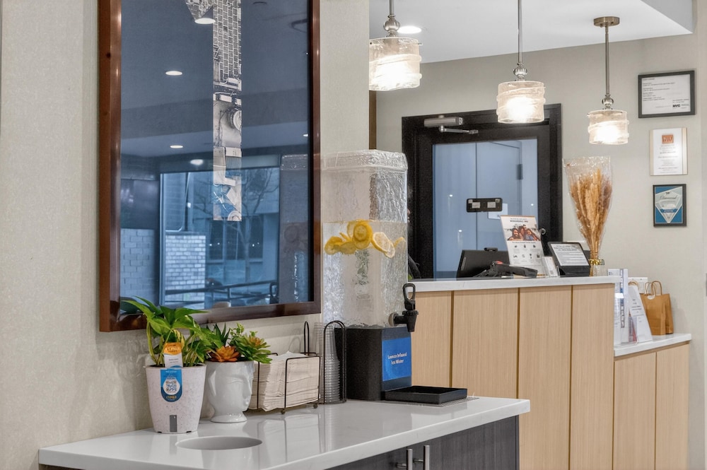 Times Square West Hotel, BW Signature Collection — Hotel building in New York City, New York State