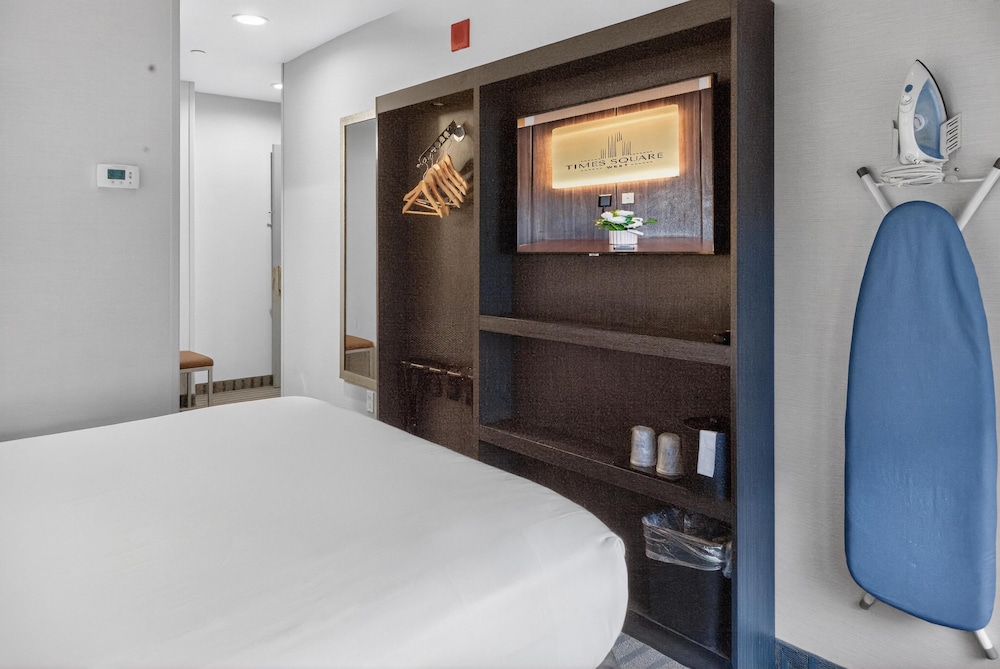 Times Square West Hotel, BW Signature Collection — Hotel rooms in New York City, New York State