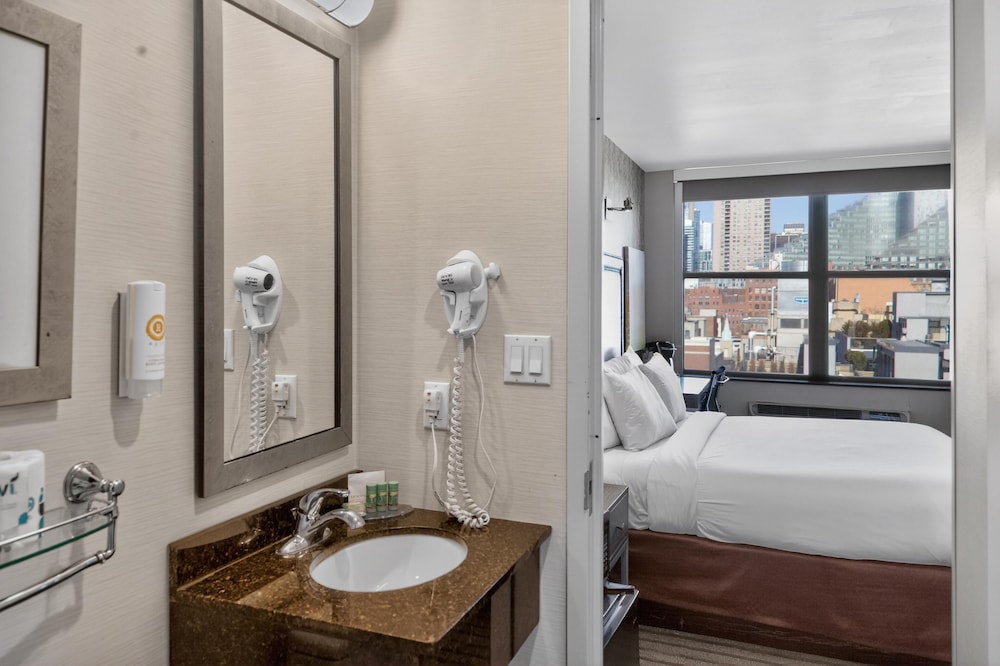 Times Square West Hotel, BW Signature Collection — Hotel rooms in New York City, New York State