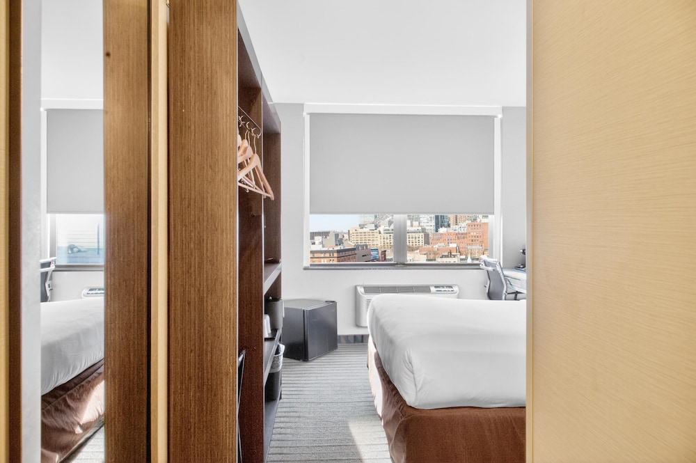 Times Square West Hotel, BW Signature Collection — Hotel rooms in New York City, New York State